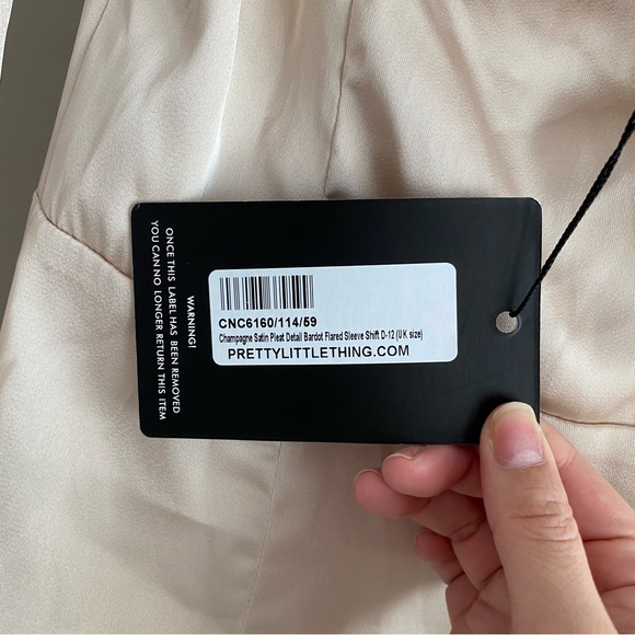 Pretty Little Thing Champagne Satin Pleat Bardot Flared Sleeve Shift Dress - Picture 5 of 8